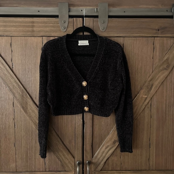 Urban Outfitters Chenille Knit Loose Fit Cropped Cardigan Sweater Size Medium - Picture 3 of 8